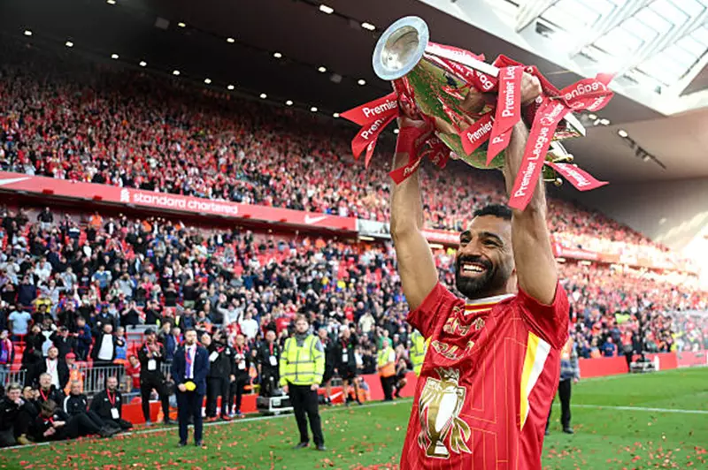 أسطورة مانشستر يونايتد: محمد صلاح الأحق بالكرة الذهبية